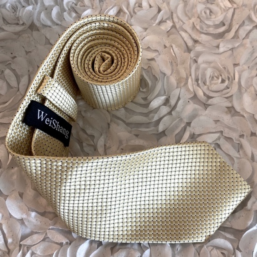 New WeiShang champagne color silk tie